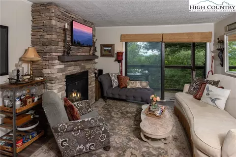103 Mid Holiday Ln #D216, Beech Mountain, NC 28604