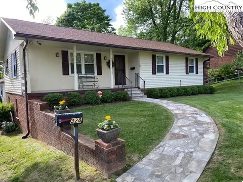 326 And 328 Woodland Dr, Boone, NC 28607