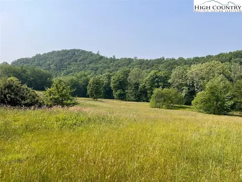 6 Riverwind Dr, Lansing, NC 28643 photo 3