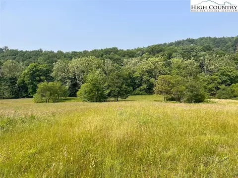 6 Riverwind Dr, Lansing, NC 28643 photo 2