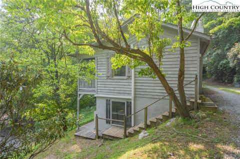 225 Nile Park Dr, Blowing Rock, NC 28605