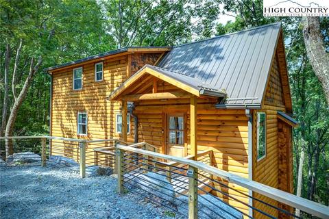 133 Rhododendron Dr, Beech Mountain, NC 28604