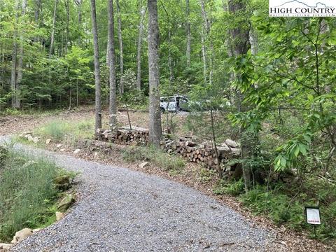 63 Shagbark Ln, Newland, NC 28657