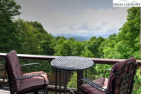 1033 Charter Hills Rd, Beech Mountain, NC 28604