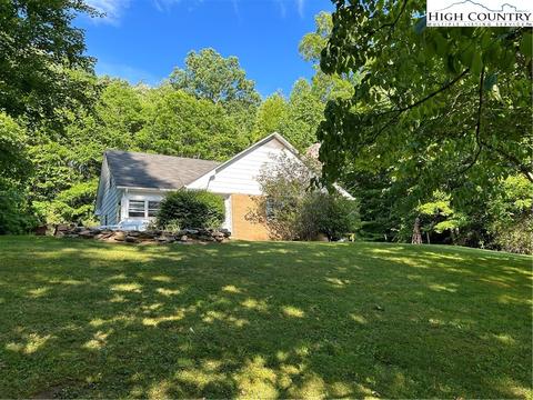74 Shooky Hollow Ln, Newland, NC 28657