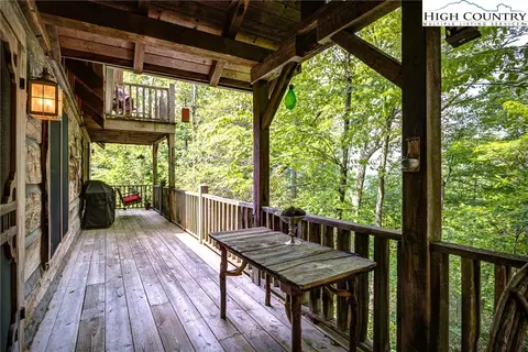 343 Stack Rock Rd, Elk Park, NC 28622 photo 17