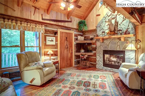 343 Stack Rock Rd, Elk Park, NC 28622 photo 9