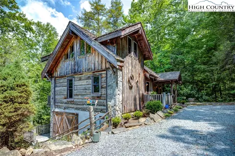 343 Stack Rock Rd, Elk Park, NC 28622