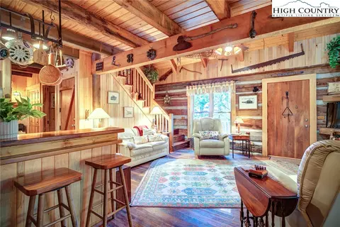 343 Stack Rock Rd, Elk Park, NC 28622 photo 3