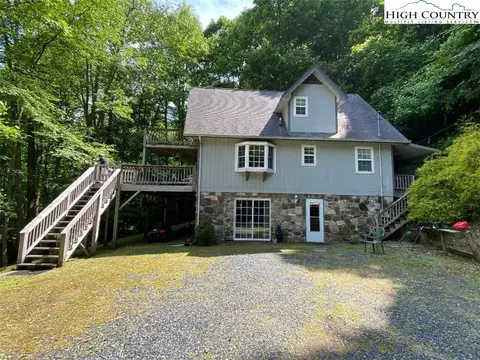 2446 Three Top Rd, Creston, NC 28615