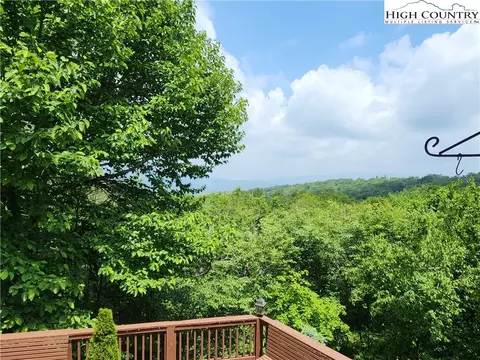 134 Raven Rd, Beech Mountain, NC 28604