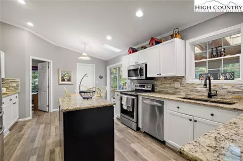 701 Charter Hills Rd, Beech Mountain, NC 28604 photo 8