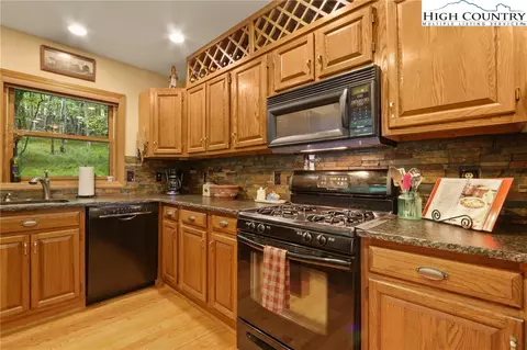 111 Sugar Maple Ln, Beech Mountain, NC 28604 photo 18