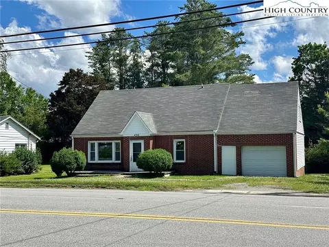 430 Linville St, Newland, NC 28657