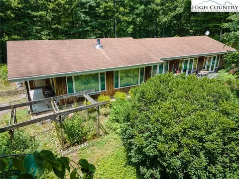 2918 Silas Creek Rd, Lansing, NC 28643