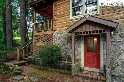 210 Circle Oak Dr, Boone, NC 28607 photo 3