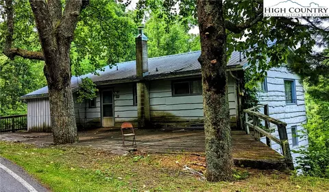 4240 Shulls Mill Rd, Blowing Rock, NC 28605