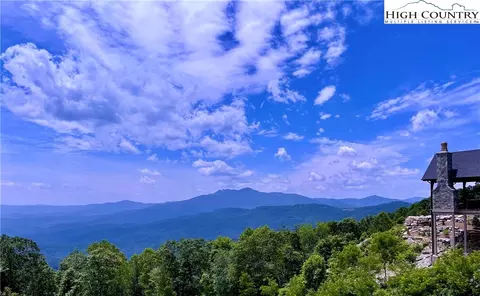 514 Pinnacle Ave, Blowing Rock, NC 28605