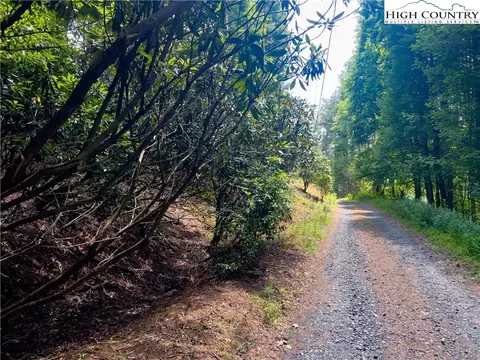 000 Burgess Dr, West Jefferson, NC 28694