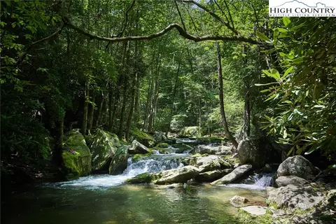 229 Freedom Rd, Deep Gap, NC 28618 photo 2