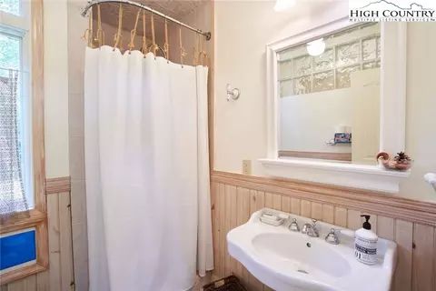 229 Freedom Rd, Deep Gap, NC 28618 photo 23