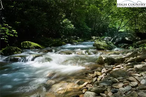229 Freedom Rd, Deep Gap, NC 28618 photo 4