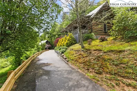 270 Apple Ridge Ln, Blowing Rock, NC 28605