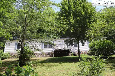 314 Sandy Flats Dr, Jefferson, NC 28640