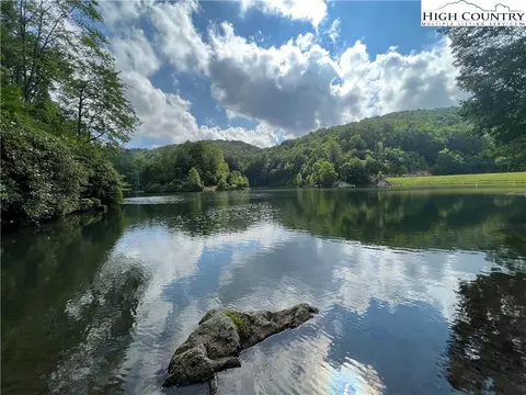 268 Poplar Dr, Beech Mountain, NC 28604 photo 9