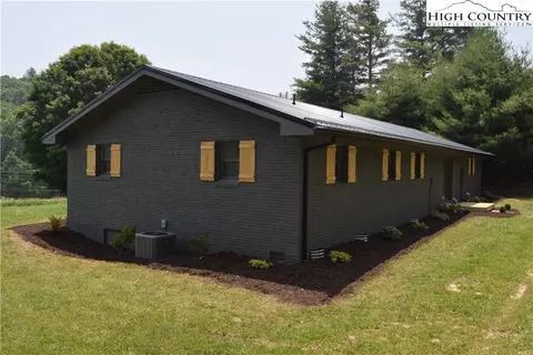 6293 Old Us 421, Deep Gap, NC 28618 photo 3
