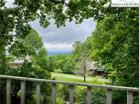 916 Harley Perry Rd, Zionville, NC 28698