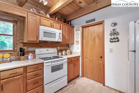 259 Moonbeam Ln, Deep Gap, NC 28618 photo 18