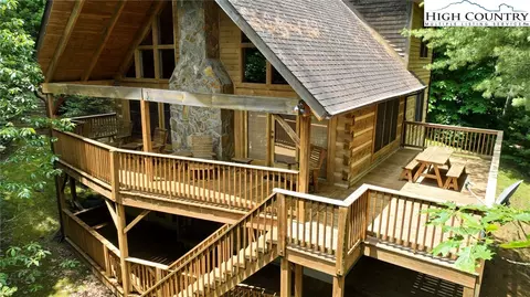 259 Moonbeam Ln, Deep Gap, NC 28618
