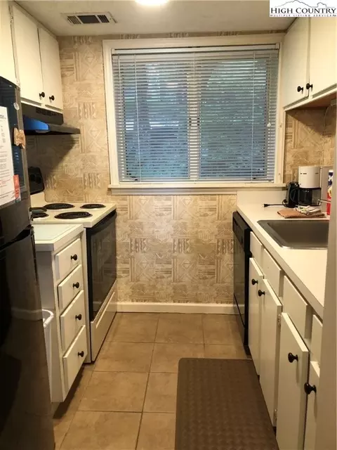 220 Northridge Rd #D-3, Beech Mountain, NC 28604 photo 8