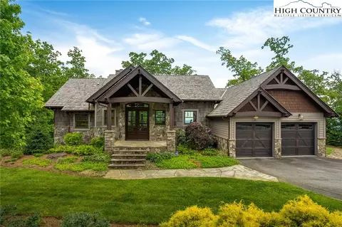 211 Leatherflower Ln, Boone, NC 28607