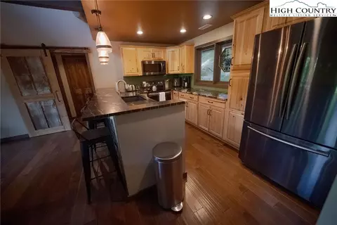 122 Beucus Ln, Seven Devils, NC 28604 photo 7