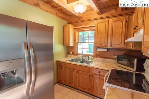 677 Ray Davis Rd, Lansing, NC 28643 photo 13