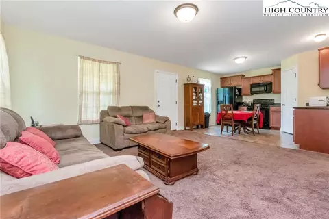 311 Tideline Rd, Traphill, NC 28685 photo 9