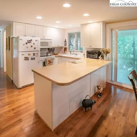 150 Elderberry Loop, Newland, NC 28657 photo 4
