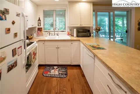 150 Elderberry Loop, Newland, NC 28657 photo 9