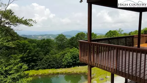 137 Spruce Hollow Rd, Beech Mountain, NC 28604 photo 4