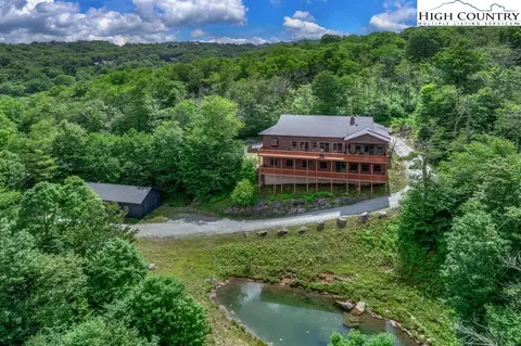 137 Spruce Hollow Rd, Beech Mountain, NC 28604 photo 2