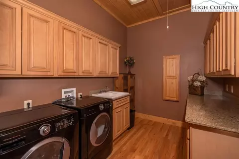 137 Spruce Hollow Rd, Beech Mountain, NC 28604 photo 41