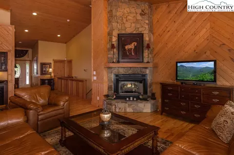 137 Spruce Hollow Rd, Beech Mountain, NC 28604 photo 10
