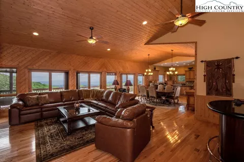 137 Spruce Hollow Rd, Beech Mountain, NC 28604 photo 9