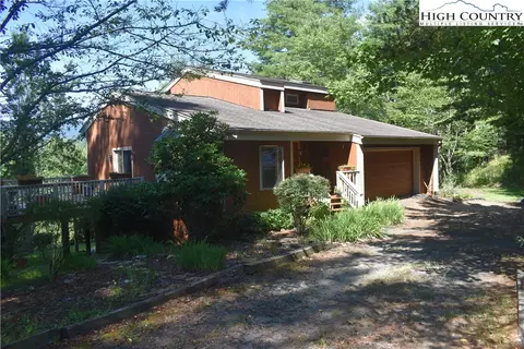 592 River Hills Rd, Lansing, NC 28643