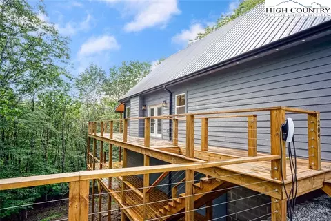 209 Pine Ridge Rd, Beech Mountain, NC 28604 photo 3