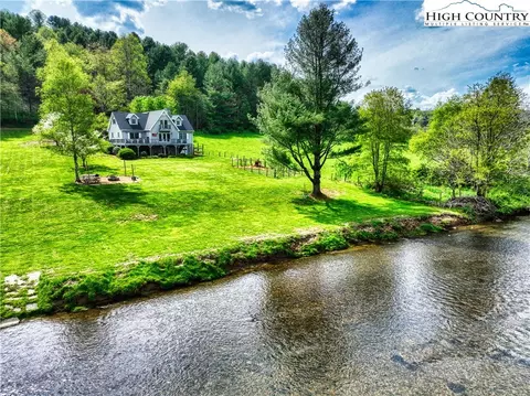 476 Rivers Edge Rd, Jefferson, NC 28640