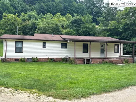 294 A L Blevins Rd, Lansing, NC 28643