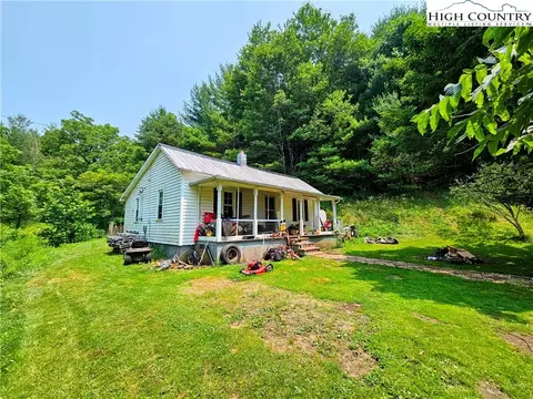 785 Deep Ford Road, Lansing, NC 28643